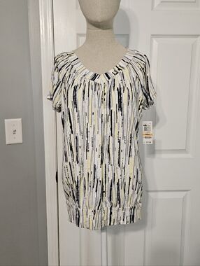 JM Collection Short Sleeve V-Neck Top in White, Black & Yellow